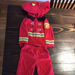 Carter’s two piece Firefighter Costume Size 18M